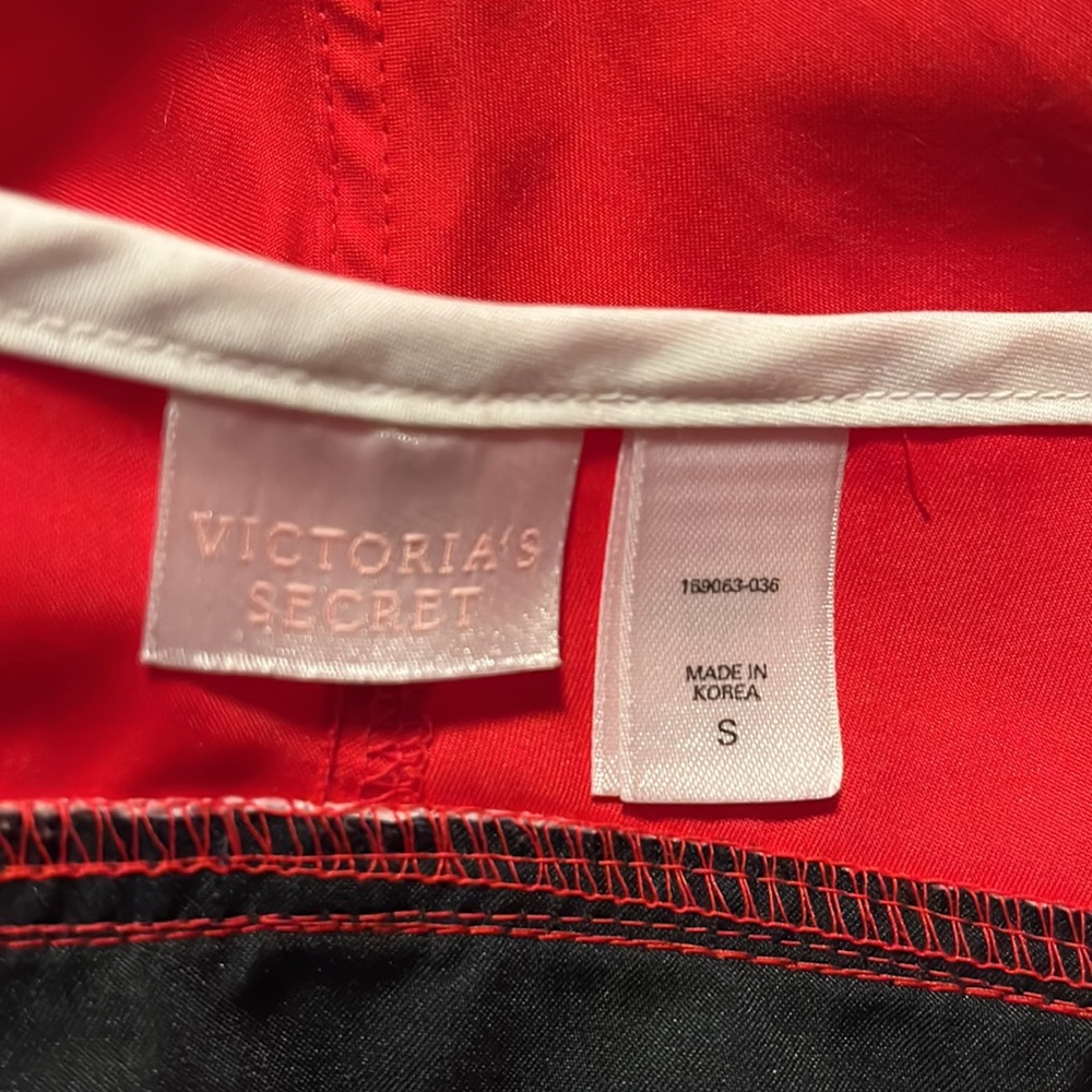 Victoria’s Secret Board Shorts - Picture 5 of 5